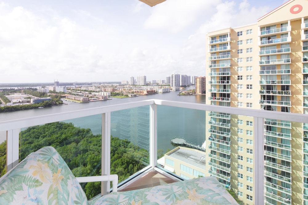 Luxury Apartments At Intracoastal Sunny Isles Beach Exterior photo